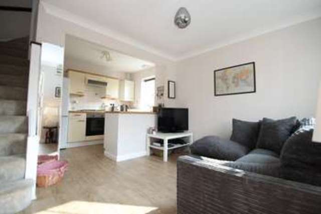  Image of 1 bedroom End of Terrace for sale in Weldon Drive West Molesey KT8 at West Molesey Surrey, KT8 2QR