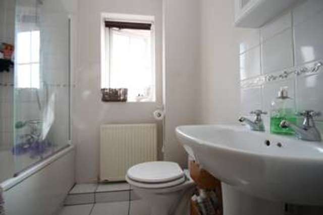  Image of 1 bedroom End of Terrace for sale in Weldon Drive West Molesey KT8 at West Molesey Surrey, KT8 2QR