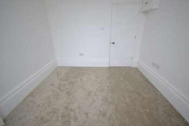  Image of 1 bedroom Flat to rent in Wellington Square Hastings TN34 at Hastings, TN34 1PB