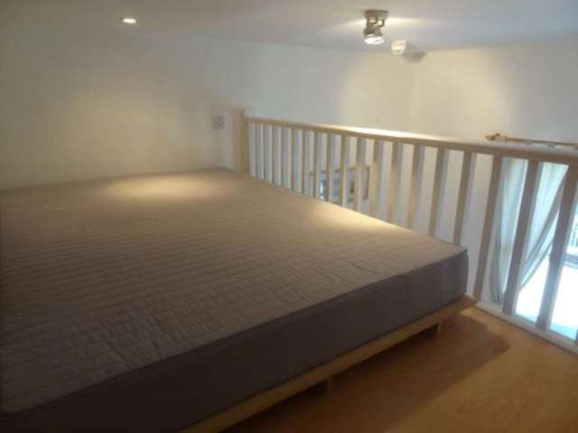  Image of Flat to rent in West Cromwell Road London SW5 at West Cromwell Road Earls Court London, SW5 9QL