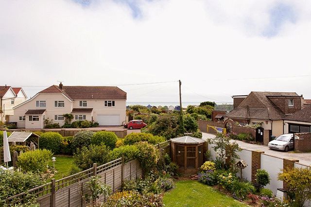  Image of 4 bedroom Detached house for sale in West Drive Ferring Worthing BN12 at West Drive Ferring Worthing, BN12 5QY