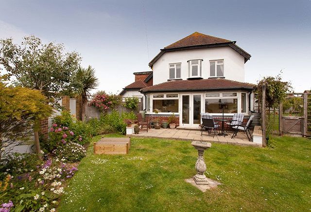  Image of 4 bedroom Detached house for sale in West Drive Ferring Worthing BN12 at West Drive Ferring Worthing, BN12 5QY
