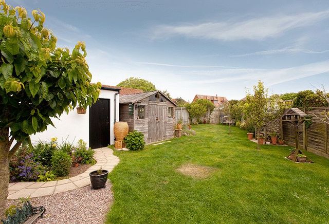  Image of 4 bedroom Detached house for sale in West Drive Ferring Worthing BN12 at West Drive Ferring Worthing, BN12 5QY