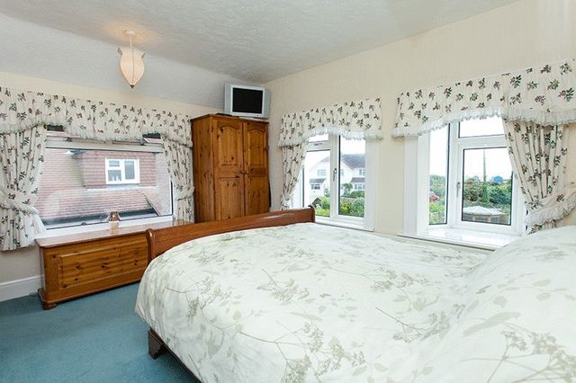  Image of 4 bedroom Detached house for sale in West Drive Ferring Worthing BN12 at West Drive Ferring Worthing, BN12 5QY