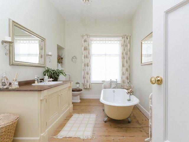  Image of 6 bedroom Property for sale in Middle Road Cossington Bridgwater TA7 at Middle Road Cossington Bridgwater, TA7 8LH