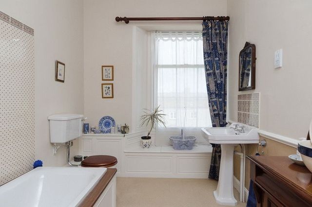  Image of 6 bedroom Property for sale in Middle Road Cossington Bridgwater TA7 at Middle Road Cossington Bridgwater, TA7 8LH