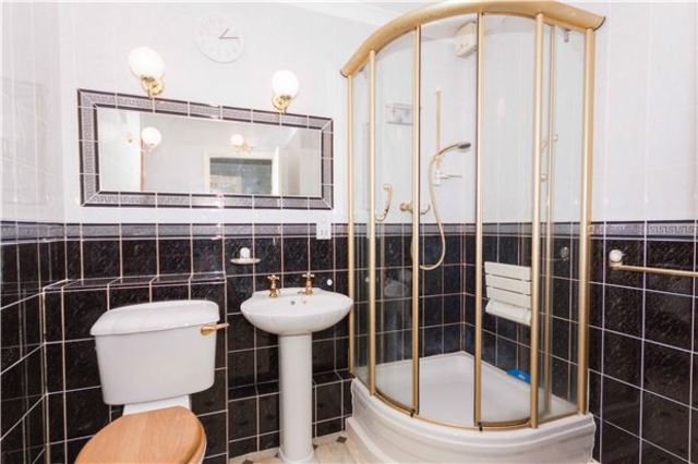  Image of 2 bedroom Flat for sale in West Parade Bexhill-on-Sea TN39 at East Sussex, TN39 3DS