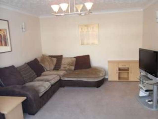  Image of 5 bedroom Detached house for sale in Westbury Lane Newport Pagnell MK16 at Newport Pagnell, MK16 8JA