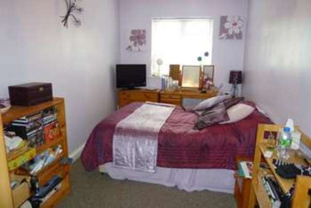  Image of 5 bedroom Detached house for sale in Westbury Lane Newport Pagnell MK16 at Newport Pagnell, MK16 8JA