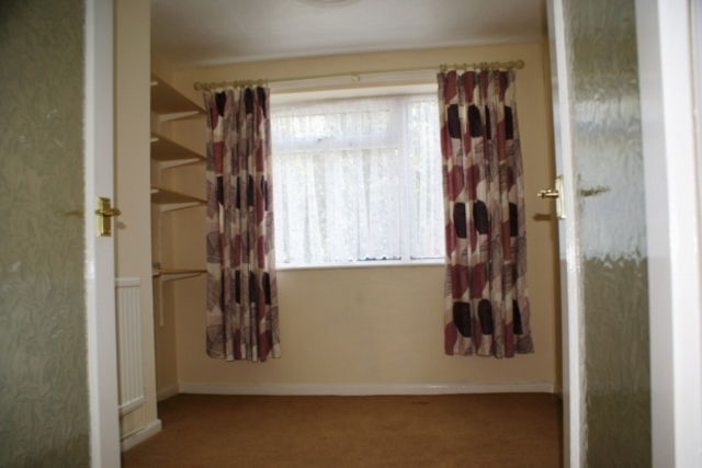  Image of 3 bedroom Semi-Detached house to rent in Hathaway Drive Leeds LS14 at HATHAWAY DRIVE WHINMOOR LEEDS, LS14 2DJ