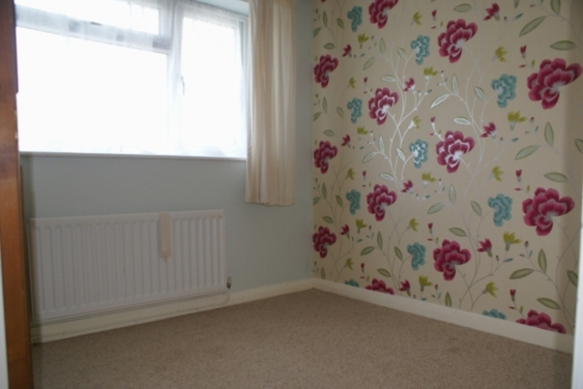  Image of 3 bedroom Semi-Detached house to rent in Hathaway Drive Leeds LS14 at HATHAWAY DRIVE WHINMOOR LEEDS, LS14 2DJ