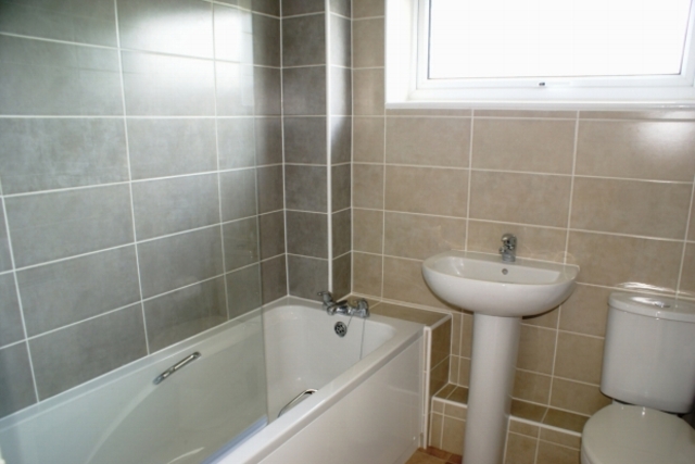  Image of 3 bedroom Semi-Detached house to rent in Hathaway Drive Leeds LS14 at HATHAWAY DRIVE WHINMOOR LEEDS, LS14 2DJ