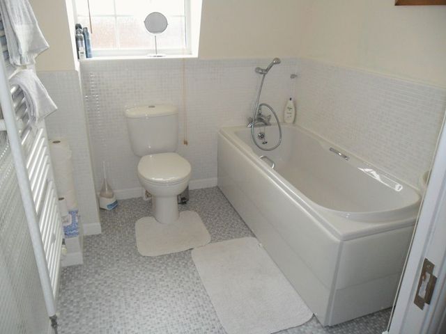  Image of 2 bedroom Flat to rent in Willington Road Swindon SN25 at Willington Road  Swindon, SN25 2HB