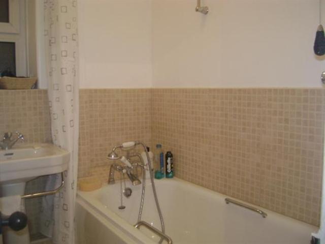  Image of 1 bedroom Apartment to rent in Deptford Church Street London SE8 at Deptford High Street, SE8 4SG