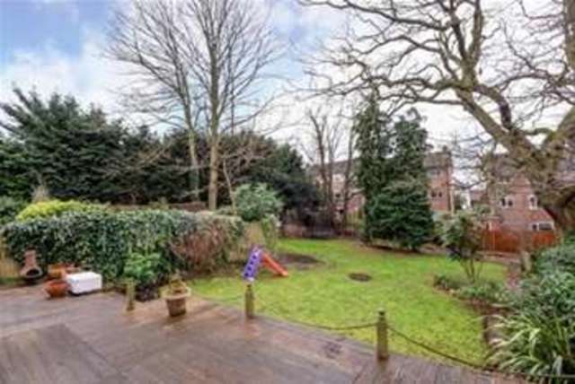  Image of 4 bedroom Semi-Detached house to rent in Windsor Road London N3 at London, N3 3SN