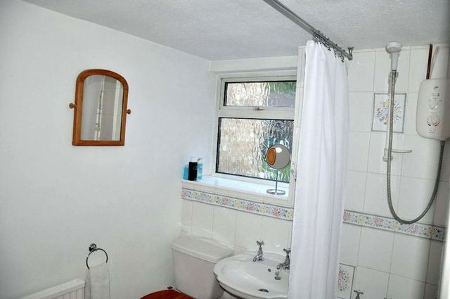  Image of 2 bedroom Property to rent in Boundary Road Wooburn Green High Wycombe HP10 at Boundary Road  Wooburn Green, HP10 0DH
