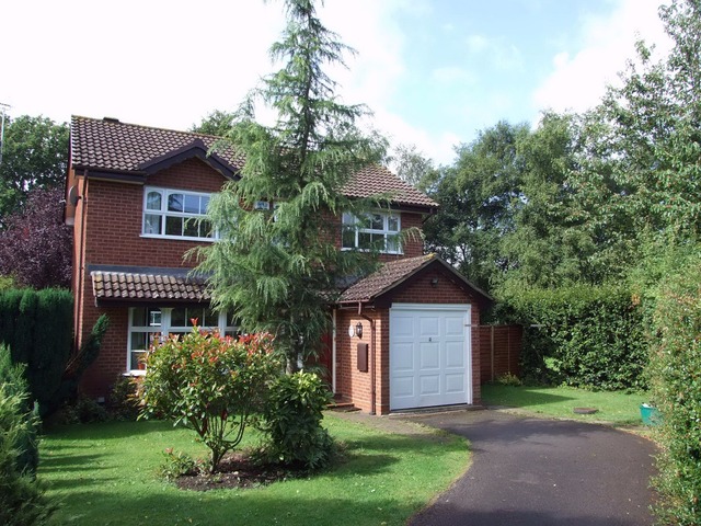  Image of 4 bedroom Detached house for sale in Woodford Green Bracknell RG12 at The Warren Bracknell Easthampstead, RG12 9YQ