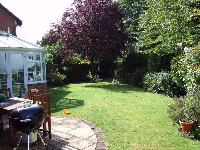  Image of 4 bedroom Detached house for sale in Woodford Green Bracknell RG12 at The Warren Bracknell Easthampstead, RG12 9YQ