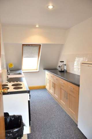  Image of 2 bedroom Flat to rent in Woodlands Road Leatherhead KT22 at Brook Willow Farm Leatherhead Leatherhead, KT22 0AN