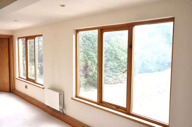  Image of 2 bedroom Flat to rent in Woodlands Road Leatherhead KT22 at Brook Willow Farm Leatherhead Leatherhead, KT22 0AN