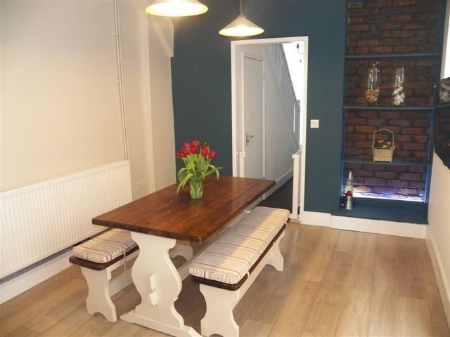  Image of 3 bedroom Property for sale in Woodlands Terrace Swansea SA1 at Woodlands Terrace Mount Pleasant Mount Pleasant, SA1 6BR