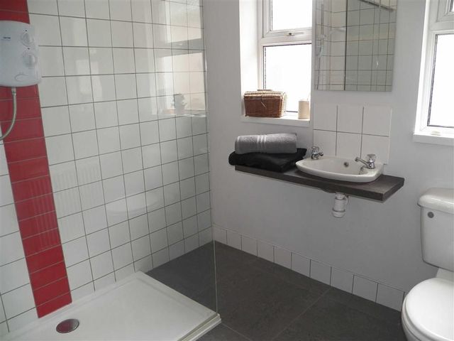  Image of 3 bedroom Property for sale in Woodlands Terrace Swansea SA1 at Woodlands Terrace Mount Pleasant Mount Pleasant, SA1 6BR