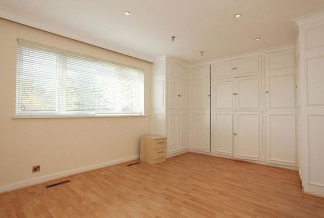  Image of 5 bedroom Terraced house to rent in Woodsford Square London W14 at Woodsford Square  London, W14 8DP