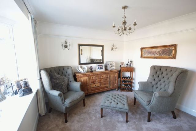  Image of 3 bedroom Detached house for sale in York Crescent Lee-on-the-Solent PO13 at York Crescent  Lee-On-The-Solent, PO13 9AX