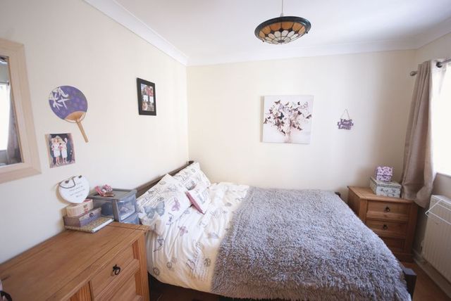  Image of 3 bedroom Detached house for sale in York Crescent Lee-on-the-Solent PO13 at York Crescent  Lee-On-The-Solent, PO13 9AX