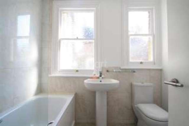  Image of 2 bedroom Flat to rent in Quicks Road London SW19 at Wimbledon London Merton, SW19 1EY