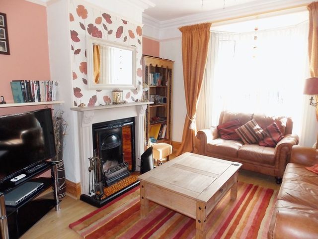  Image of 3 bedroom Terraced house for sale in Easton Street Portland DT5 at Easton Street  Portland, DT5 1BS