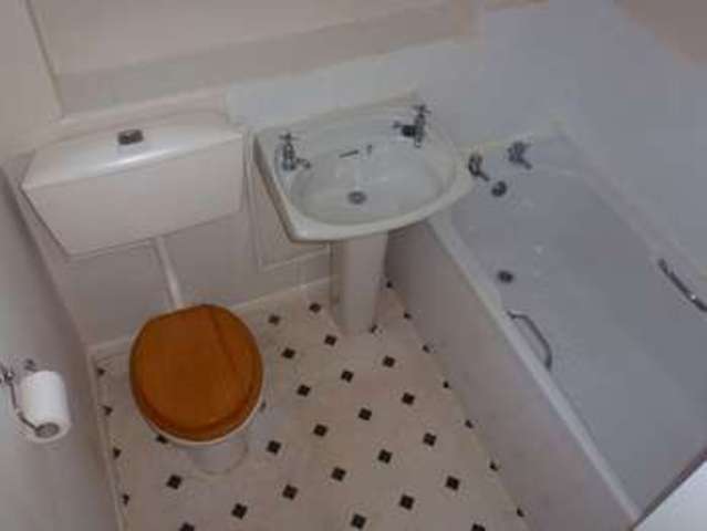  Image of 1 bedroom Flat to rent in Burns Road Loughborough LE11 at Thorpe Acre, LE11 4NP