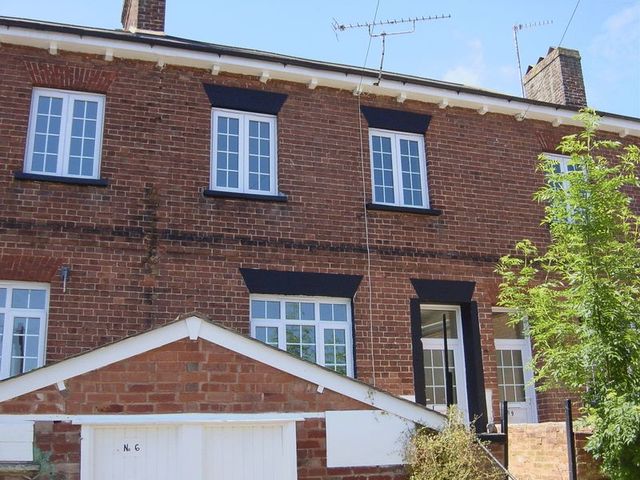  Image of 2 bedroom Terraced house to rent in The Square Exwick Hill Exeter EX4 at Exwick Hill  EXETER, EX4 2AJ
