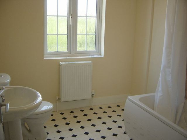 Image of 2 bedroom Terraced house to rent in The Square Exwick Hill Exeter EX4 at Exwick Hill  EXETER, EX4 2AJ