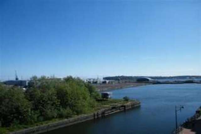  Image of 1 bedroom Flat to rent in Adventurers Quay Cardiff CF10 at Cardiff, CF10 4NR