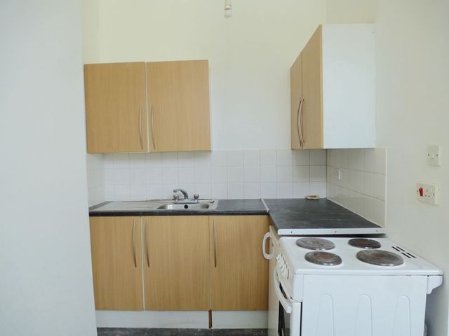  Image of Flat to rent in Albert Road Brighton BN1 at Albert Road  Brighton, BN1 3RL