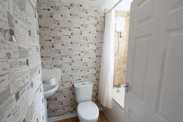  Image of 3 bedroom Detached house for sale in Alexandra Drive Beverley HU17 at Alexandra Drive  Beverley, HU17 8PG
