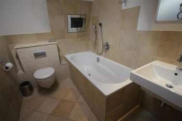  Image of 2 bedroom Apartment to rent in Kings Road Reading RG1 at Reading, RG1 4EJ