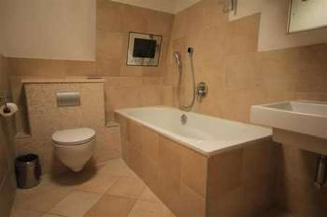  Image of 2 bedroom Apartment to rent in Kings Road Reading RG1 at Reading, RG1 4EJ