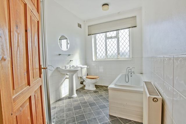  Image of 2 bedroom Semi-Detached house to rent in Alnwick Road London SE12 at Alnwick Road  Lee, SE12 9BX