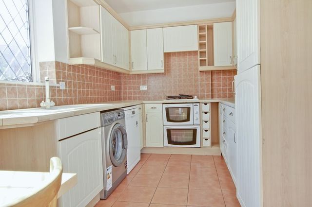  Image of 2 bedroom Semi-Detached house to rent in Alnwick Road London SE12 at Alnwick Road  Lee, SE12 9BX