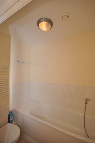  Image of 2 bedroom Flat to rent in Archers Road Shirley Southampton SO15 at Archers Road  Southampton, SO15 2LQ