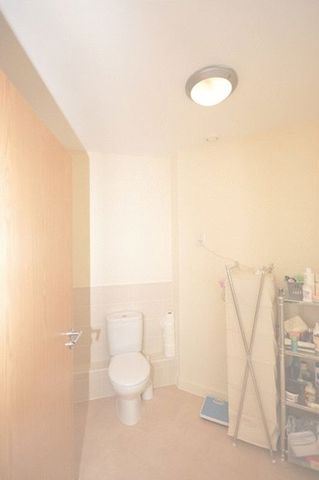  Image of 2 bedroom Flat to rent in Archers Road Shirley Southampton SO15 at Archers Road  Southampton, SO15 2LQ