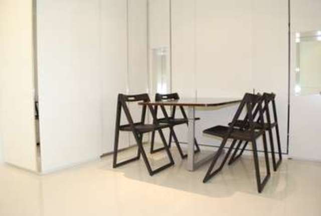  Image of Flat to rent in Baltimore Wharf London E14 at North Boulevard  Canary Wharf, E14 9EQ