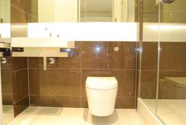  Image of Flat to rent in Baltimore Wharf London E14 at North Boulevard  Canary Wharf, E14 9EQ