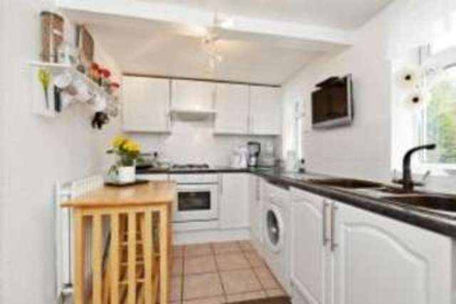  Image of 3 bedroom Semi-Detached house for sale in Barfillan Drive Glasgow G52 at Glasgow Lanarkshire Govan, G52 1BD
