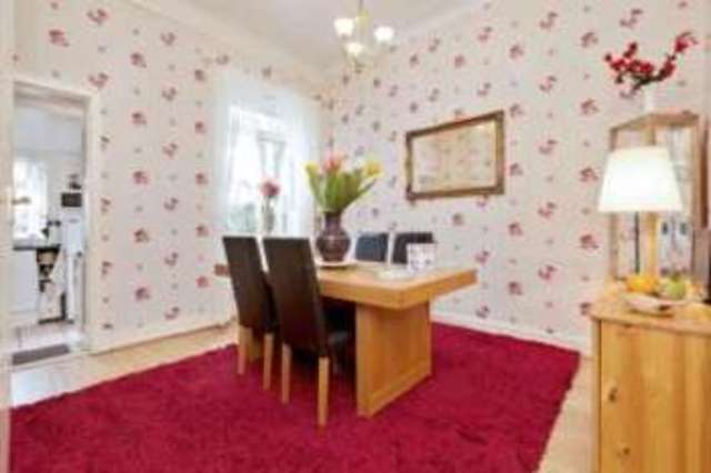  Image of 3 bedroom Semi-Detached house for sale in Barfillan Drive Glasgow G52 at Glasgow Lanarkshire Govan, G52 1BD