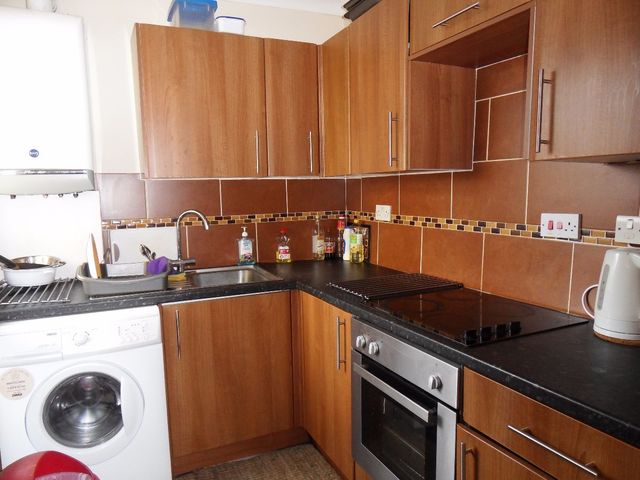  Image of 1 bedroom House Share to rent in Batt Street Sheffield S8 at Sheffield, S8 0ZZ