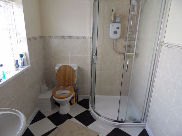  Image of 1 bedroom House Share to rent in Batt Street Sheffield S8 at Sheffield, S8 0ZZ