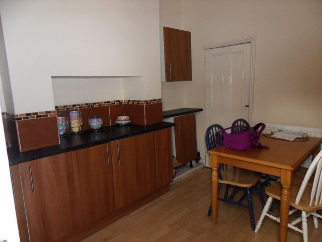  Image of 1 bedroom House Share to rent in Batt Street Sheffield S8 at Sheffield, S8 0ZZ